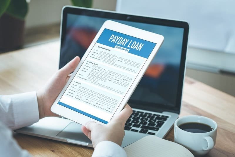 A person applying for a payday loan alternative